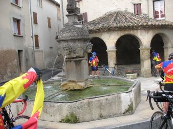 Eau de l’ouvèze à volonté ! - 36.9 ko Eau de l’ouvèze à volonté ! - 36.9 ko